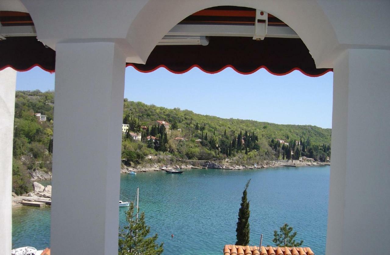 Vila Jadranka Apartments And Rooms Омишаль Экстерьер фото